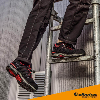 Anteprima: TWIST RED WNS LOW Anteprima: TWIST RED WNS LOW